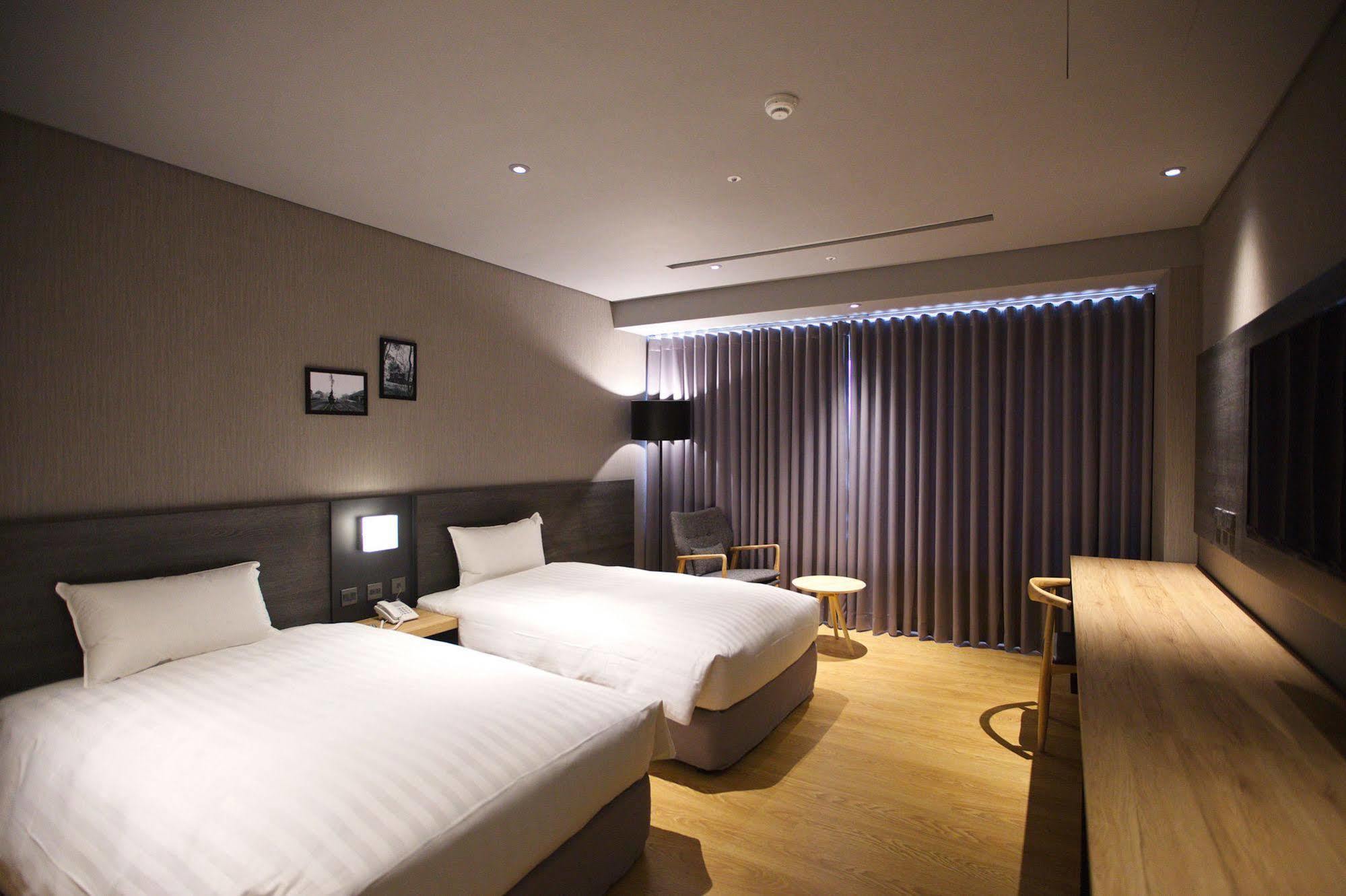 Chiayi Guanzhi Hotel Bagian luar foto