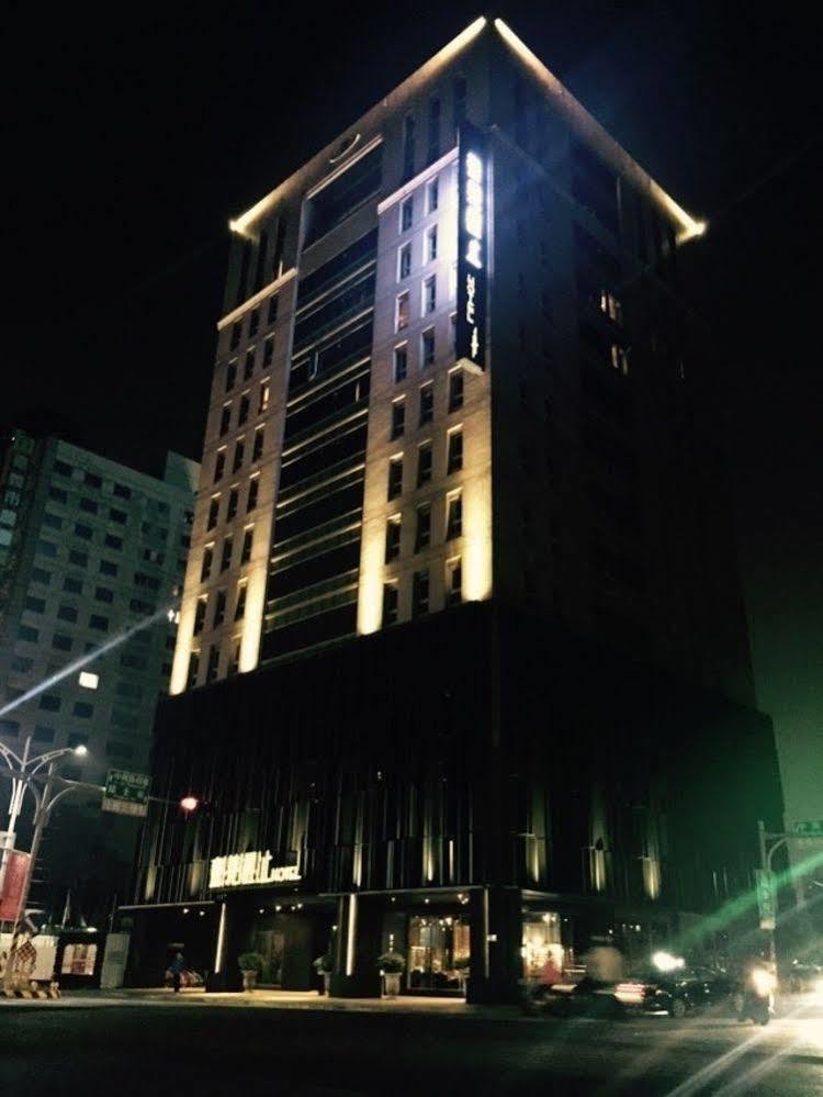 Chiayi Guanzhi Hotel Bagian luar foto
